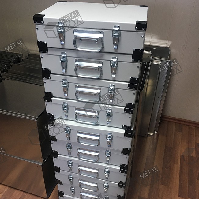 https://bv-case.ru/images/upload/ящики-алюминиевые-390х260х115-для-перевозки-образцов-продукции_155.JPG